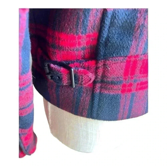 Women's Gap Plaid Coat Size S Red and Black Side Zip Asymmetrical Preowned - Picture 6 of 10